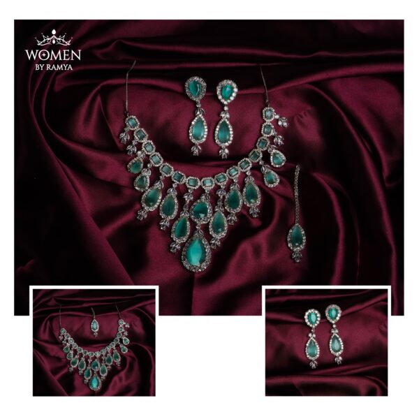 The vibrant Moissanite Necklace